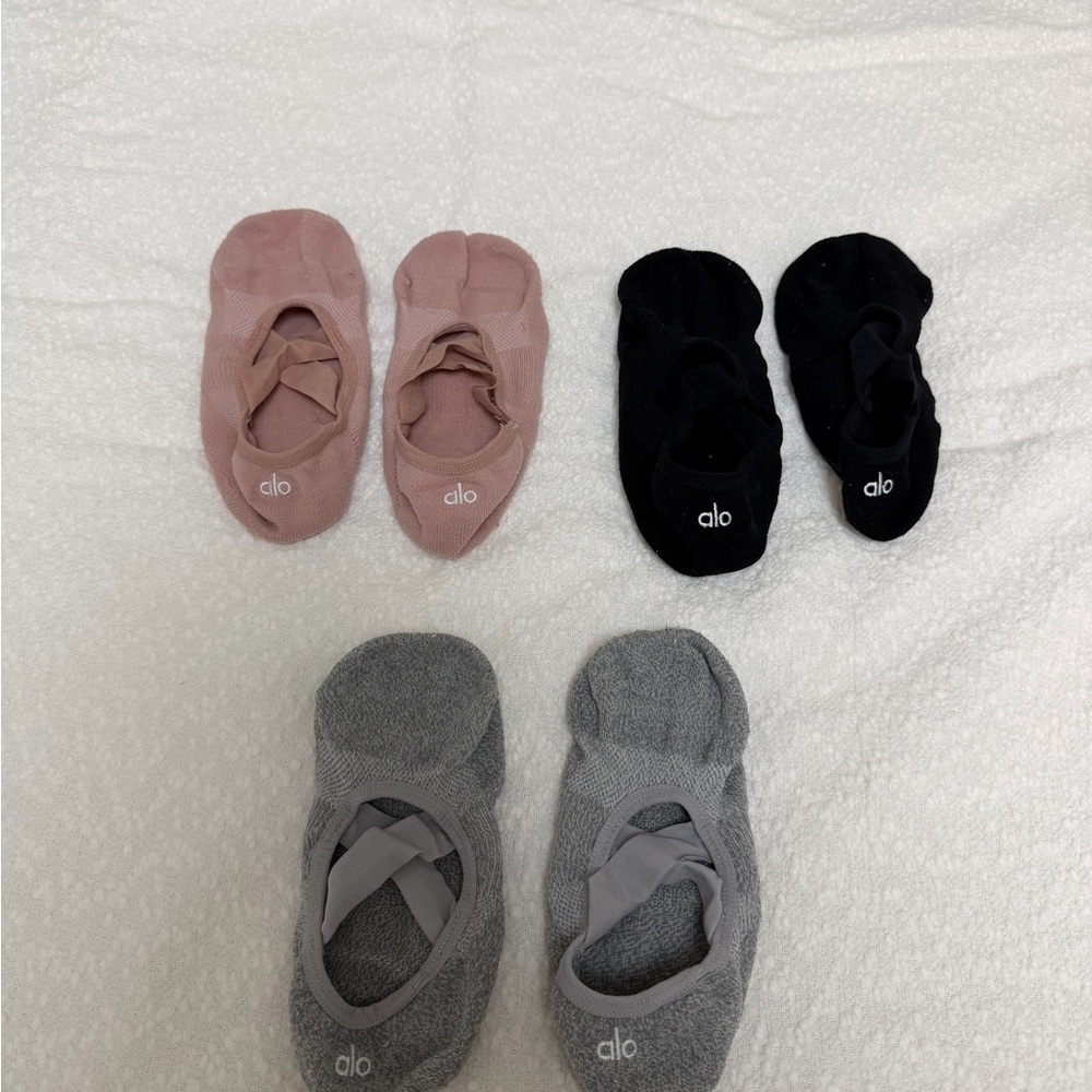 Alo Grip Socks Bundle
